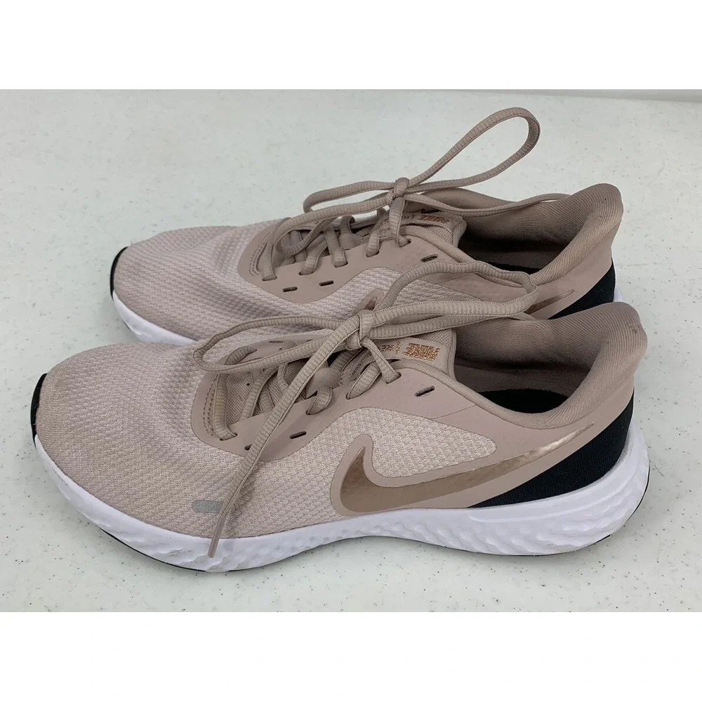 Nike revolution barely